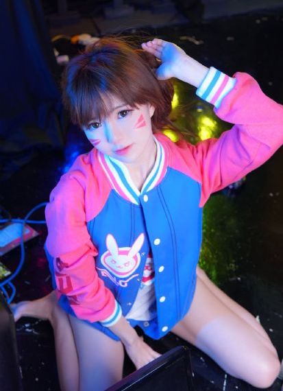 边摸边亲奶边做爽的导演是谁